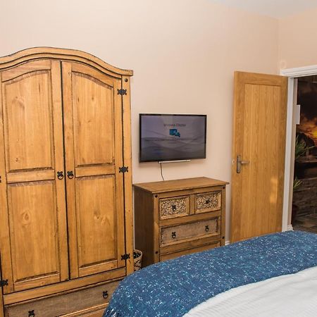 Deluxe Rustic Charlestown Themed Apartment セント・オーステル エクステリア 写真