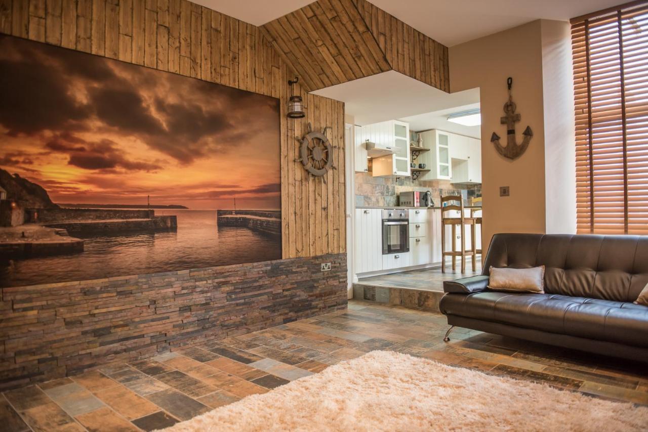 Deluxe Rustic Charlestown Themed Apartment セント・オーステル エクステリア 写真