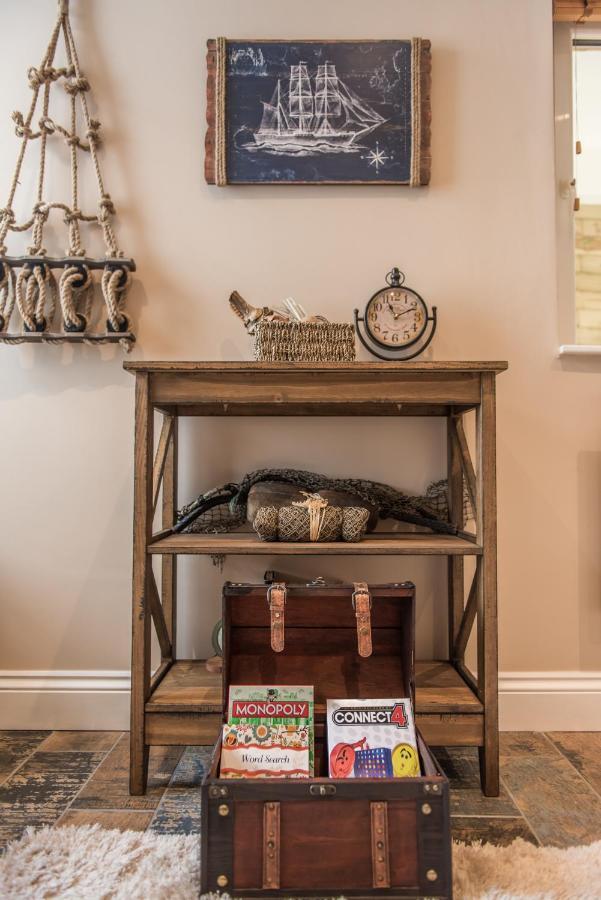 Deluxe Rustic Charlestown Themed Apartment セント・オーステル エクステリア 写真